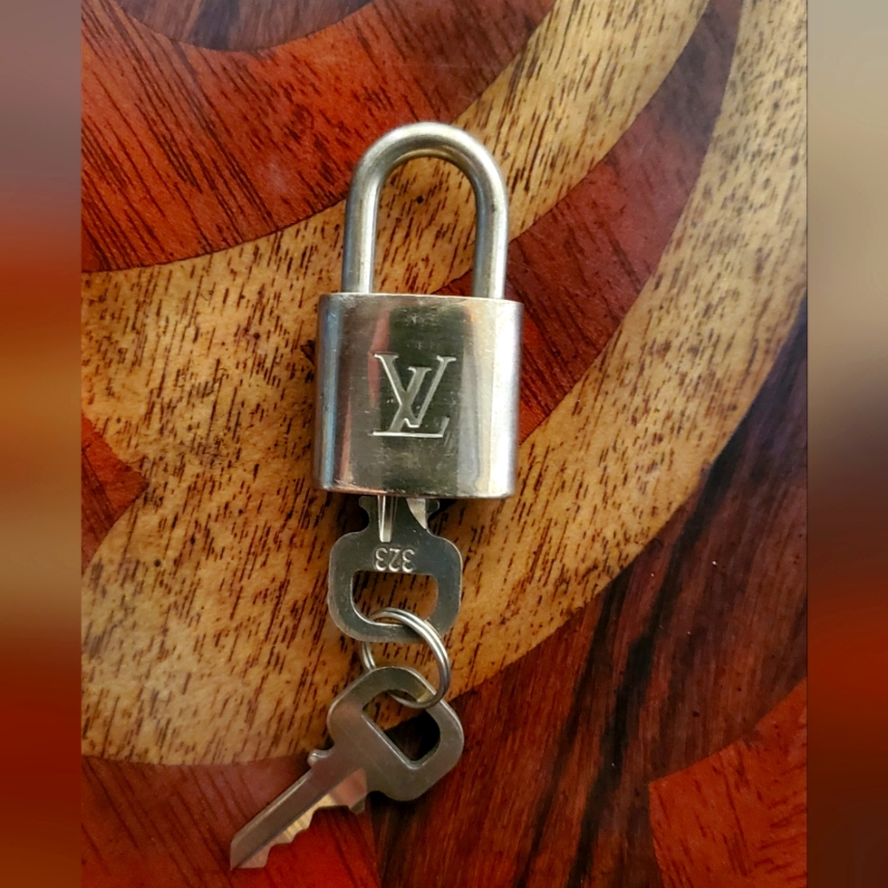 Authentic Louis Vuitton Lock and Key #323 (Gold)
